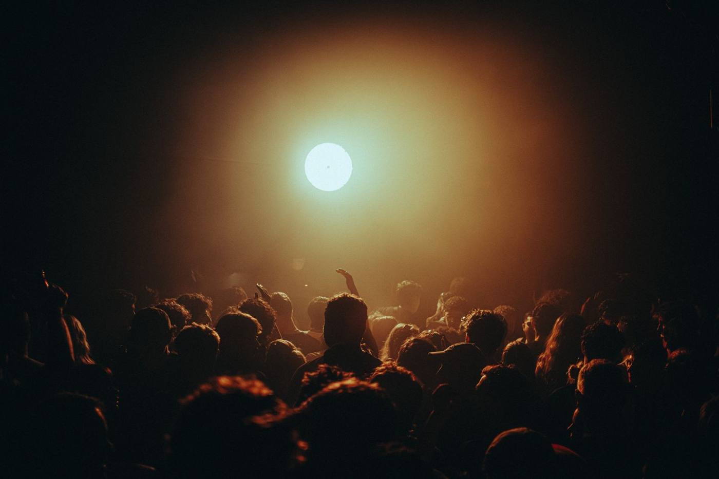 The Sun au-dessus de la foule
